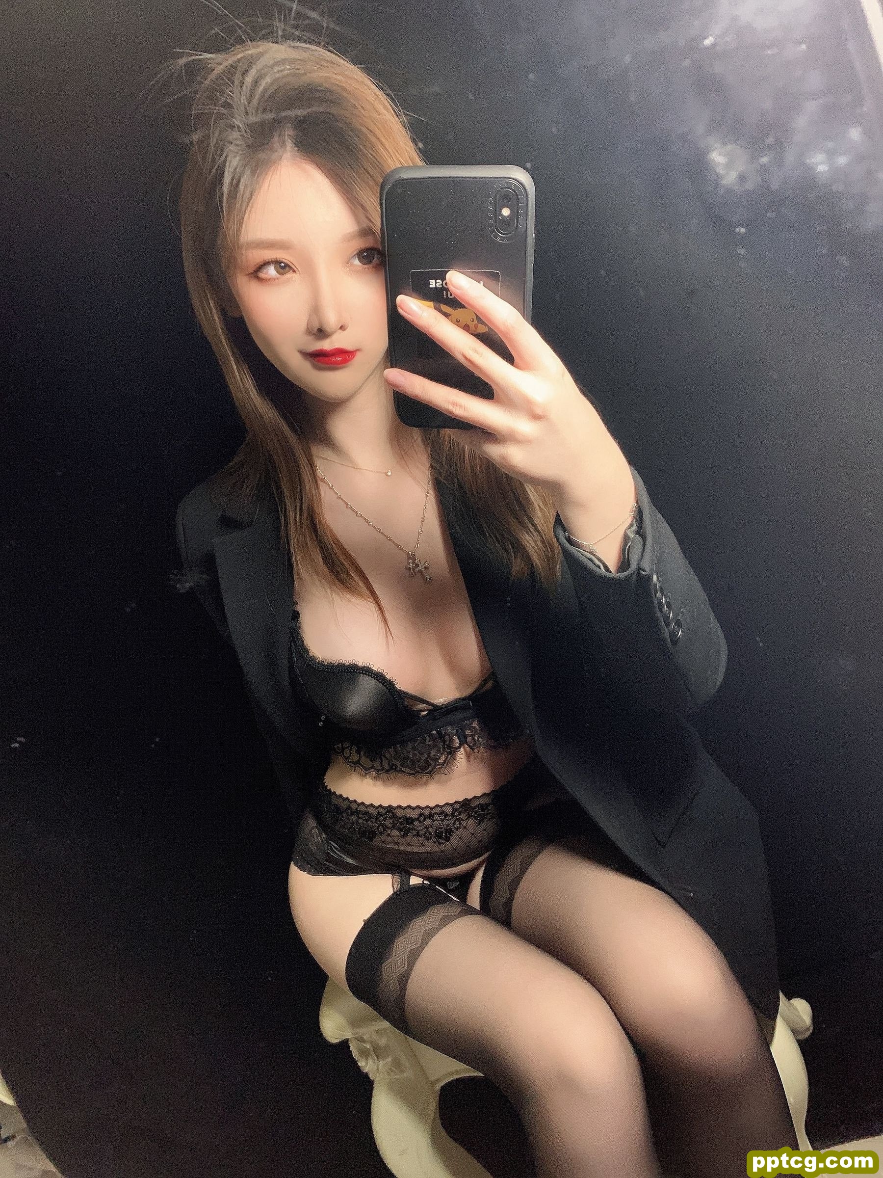 一小央泽  优雅的坏女人罢了