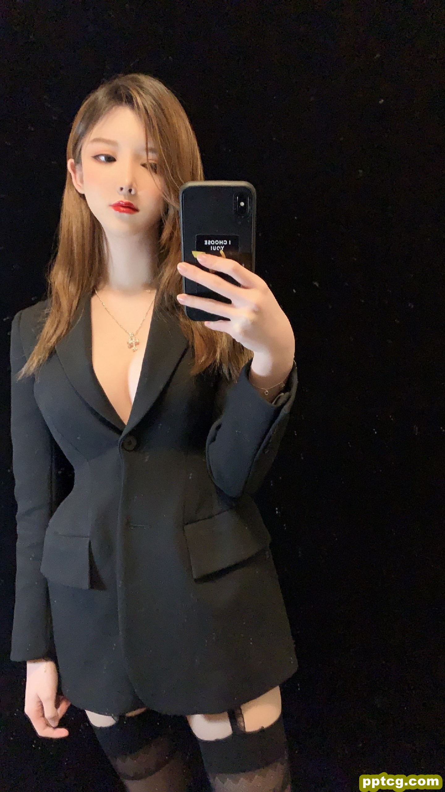 一小央泽  优雅的坏女人罢了