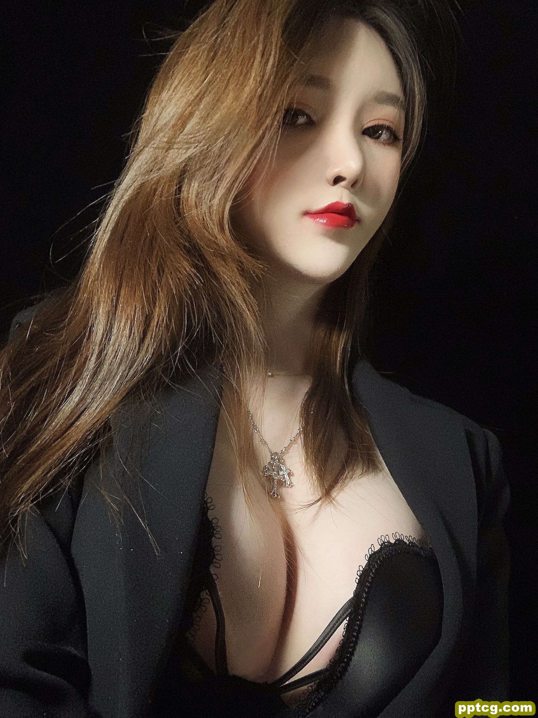 一小央泽  优雅的坏女人罢了