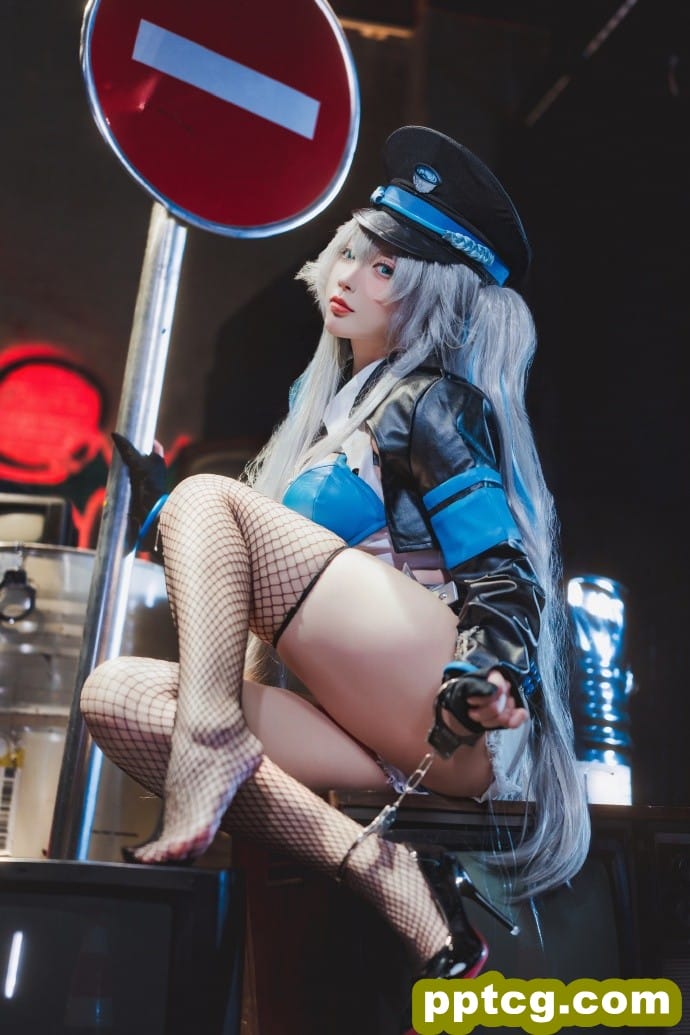 这个姿势太累人了，真的不能把我放出来吗？