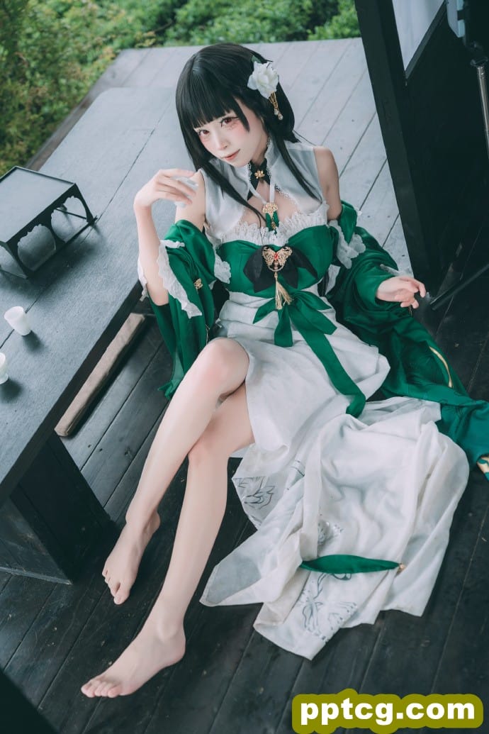 青衫烟雨客 ，似是故人来