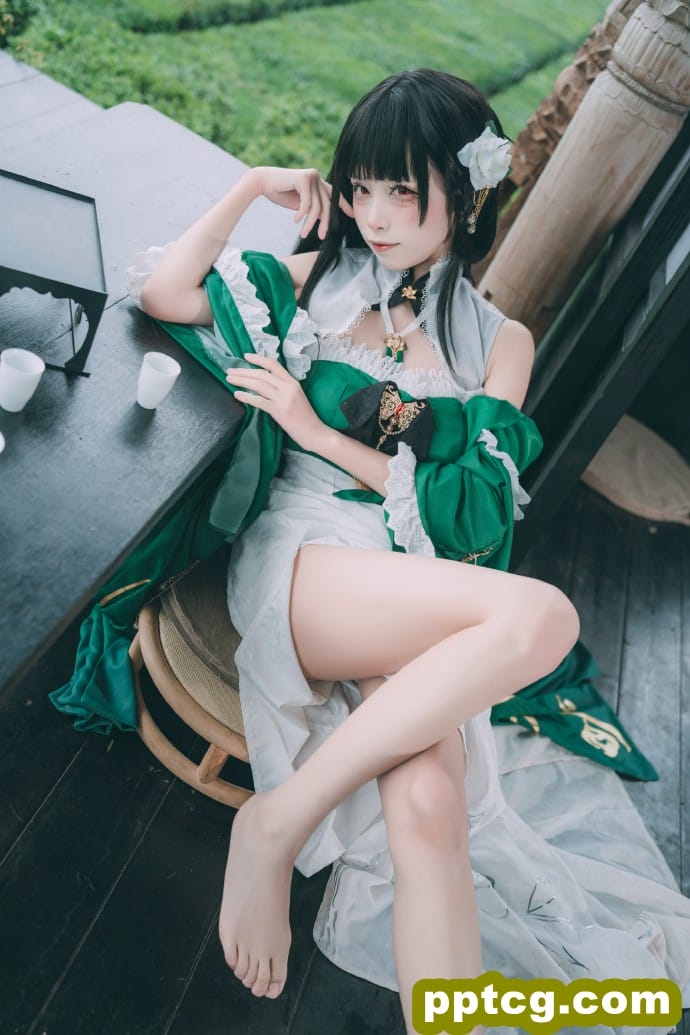 青衫烟雨客 ，似是故人来