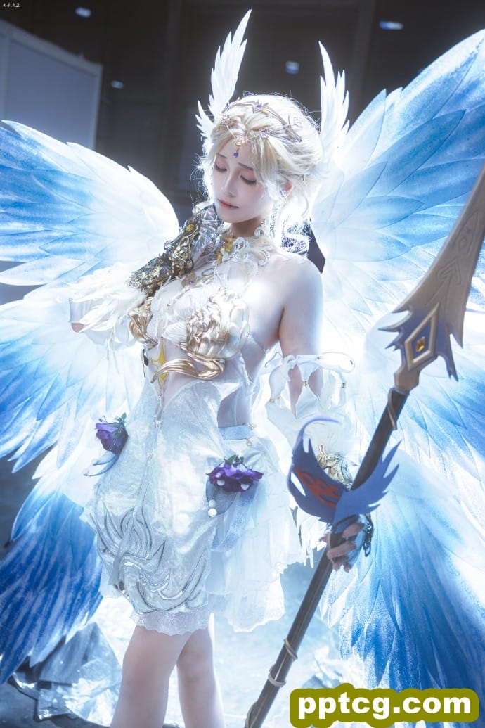 神光耀目 垂爱世人