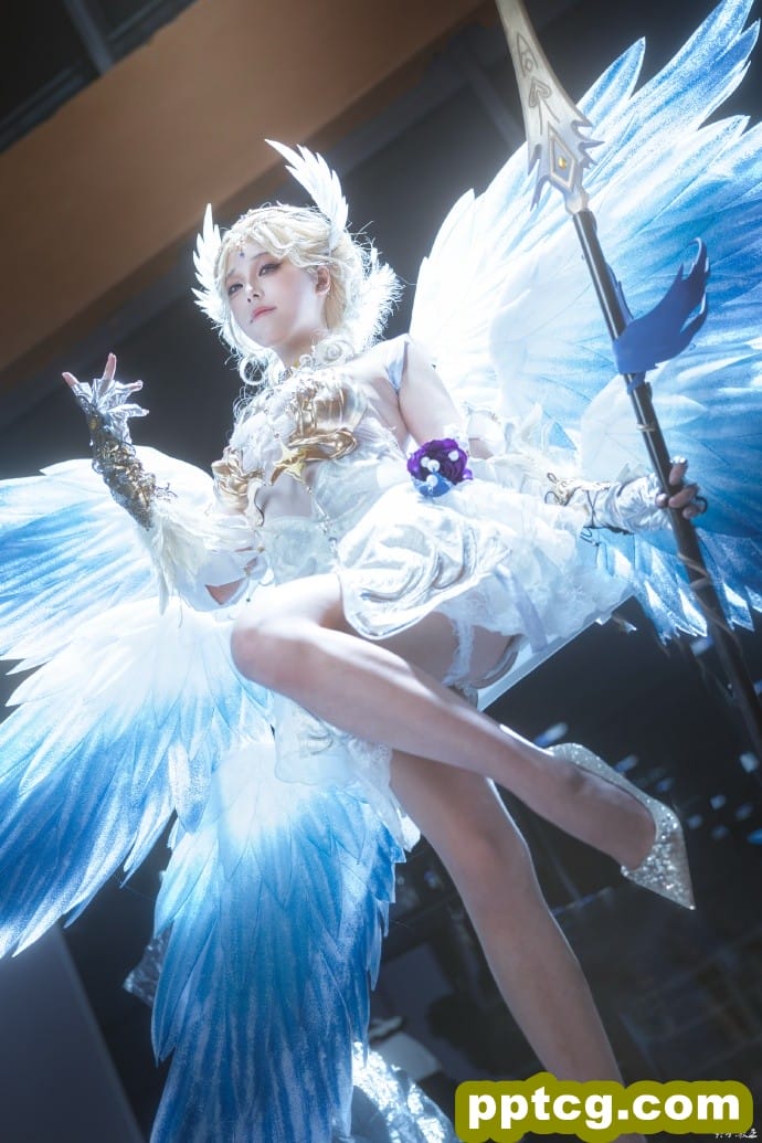 神光耀目 垂爱世人