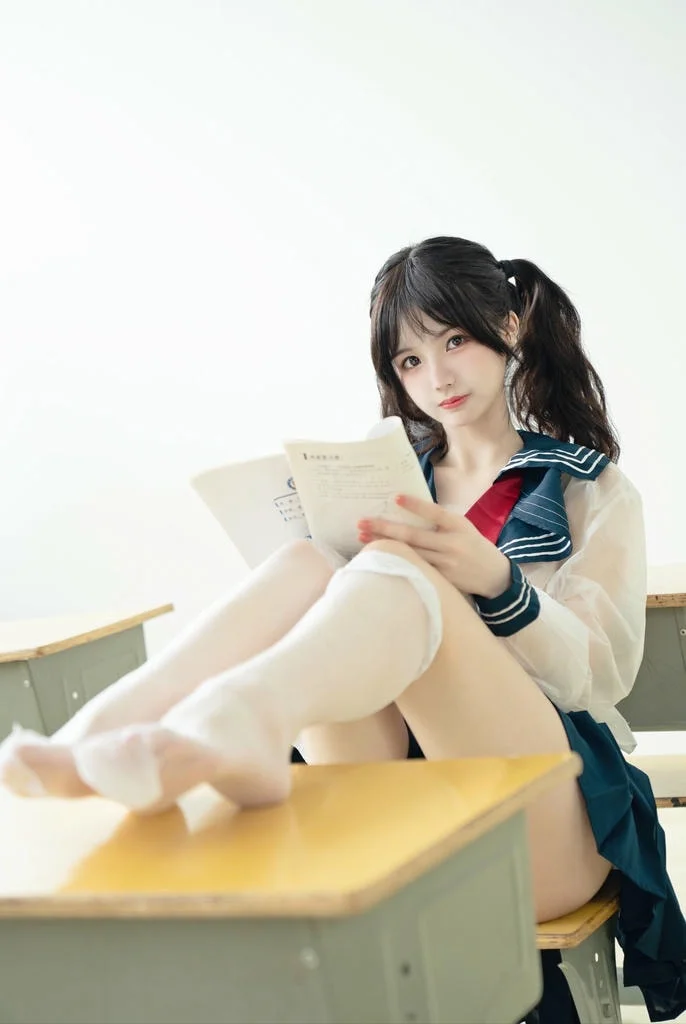 橙子喵酱 - 课桌泳衣