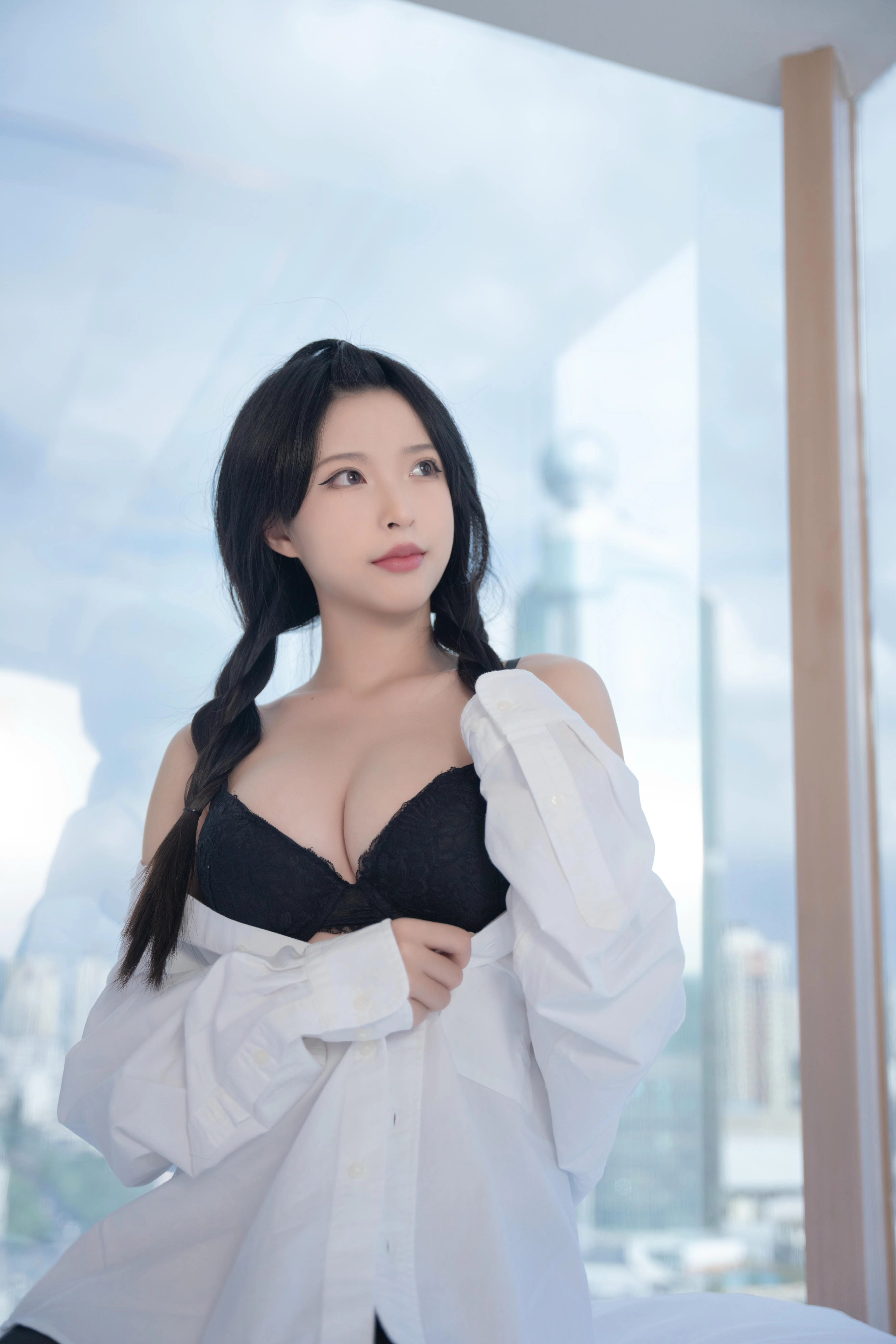 清水由乃 - 衬衣