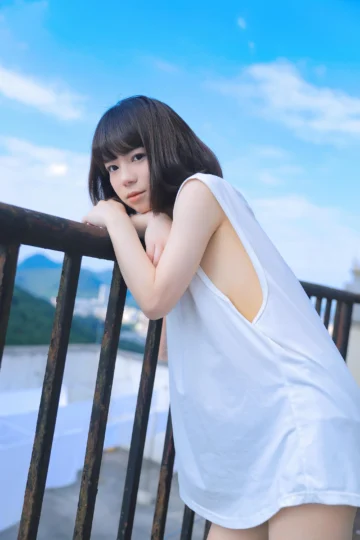 【亚洲萌妹】晓晓可可爱 - 天台 写真图集-皮皮兔动漫