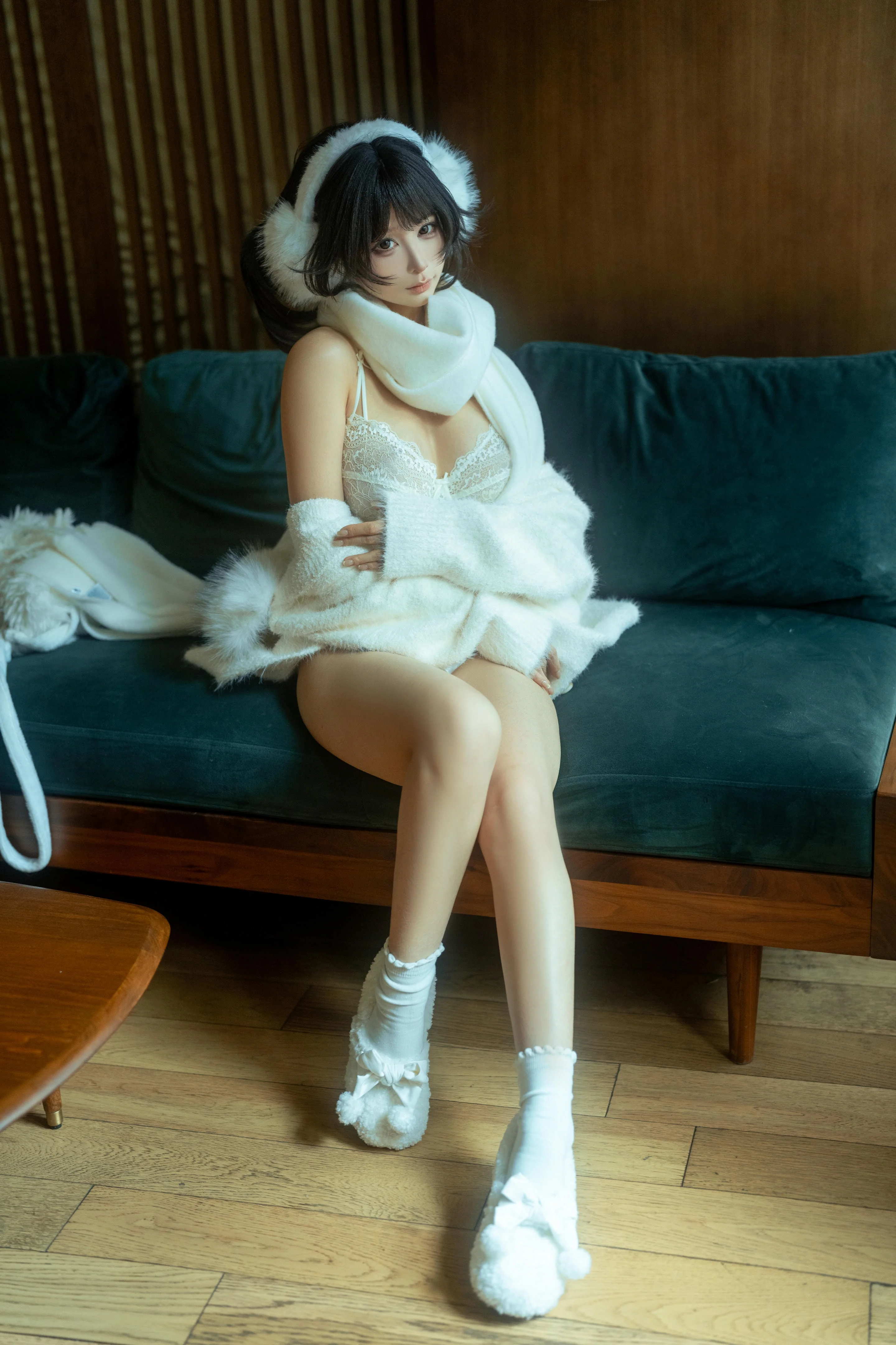 蠢沫沫 - 白毛衣