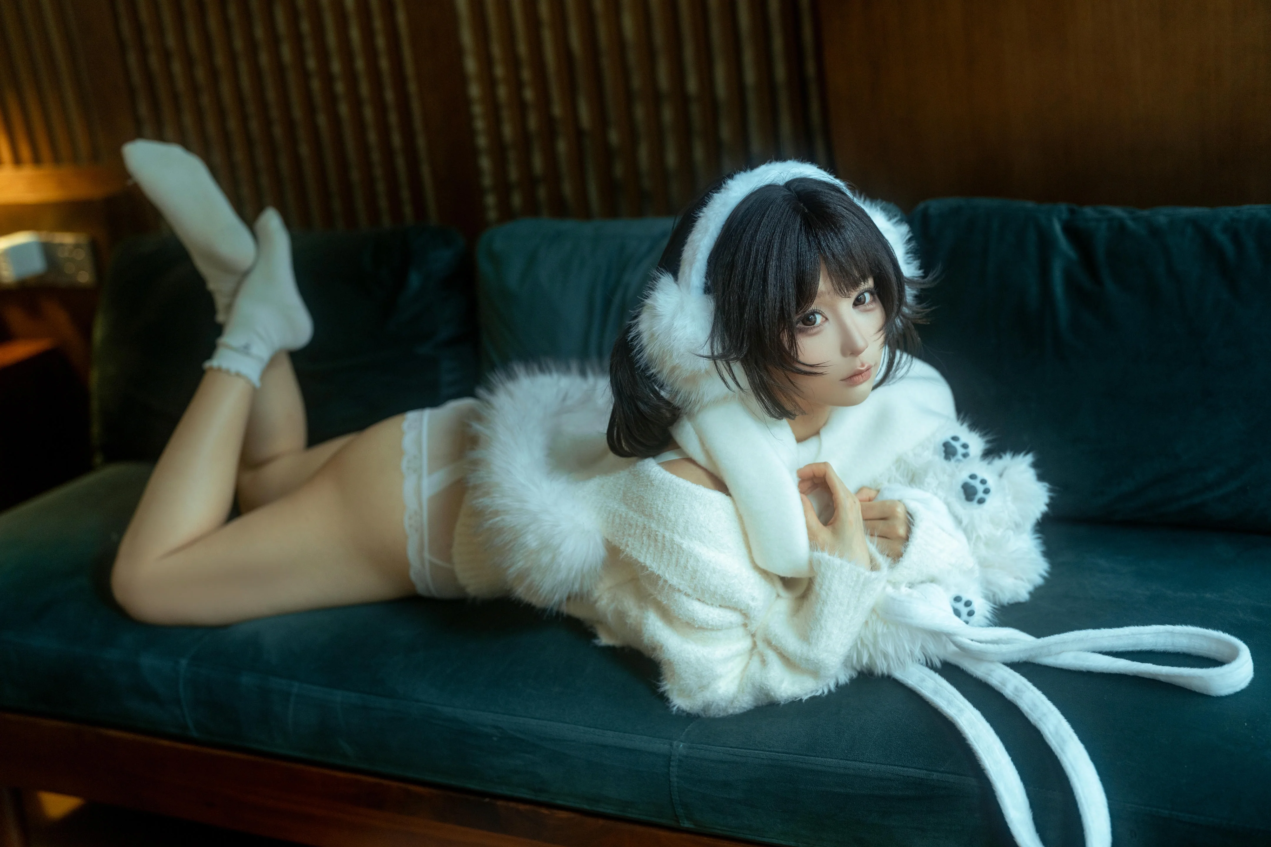 蠢沫沫 - 白毛衣