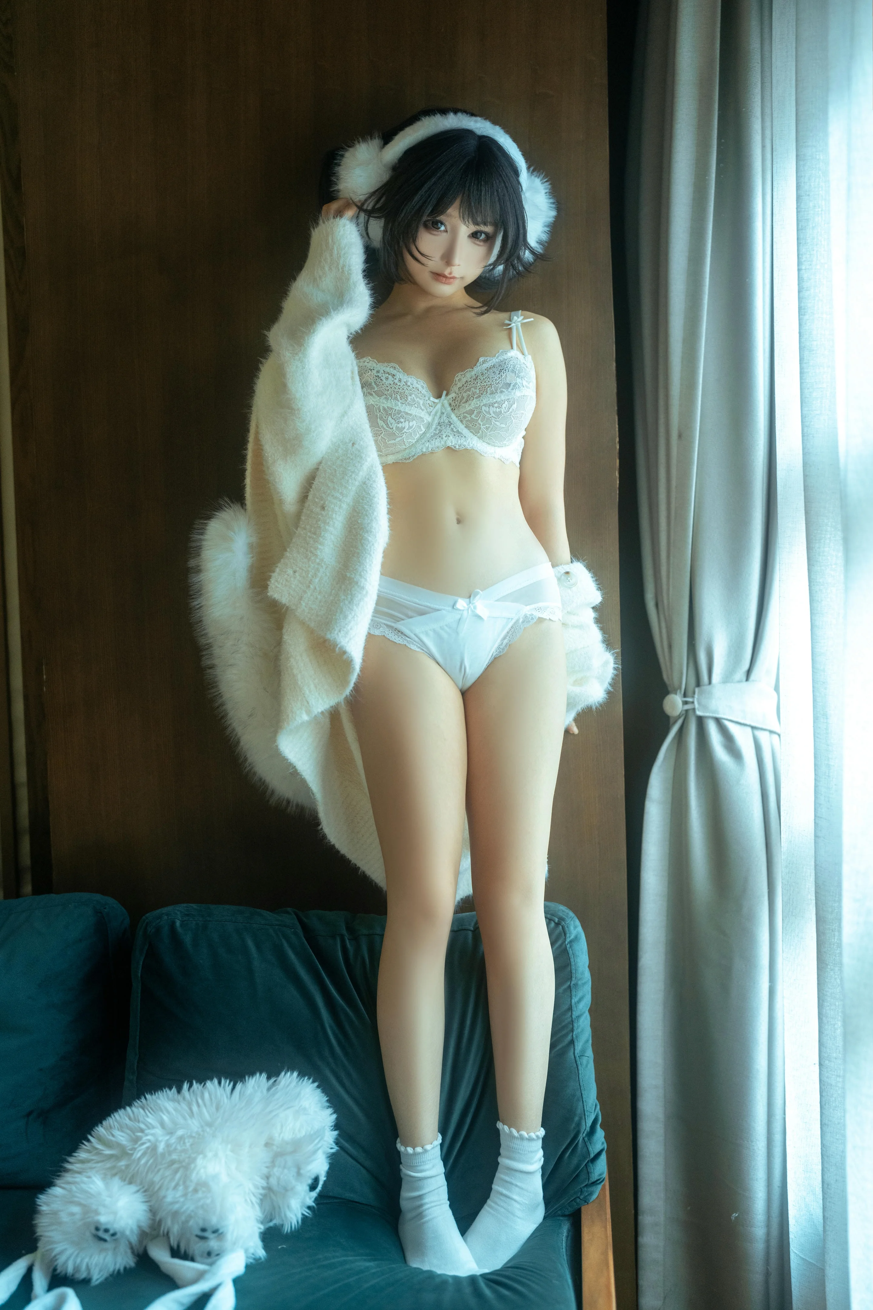 蠢沫沫 - 白毛衣