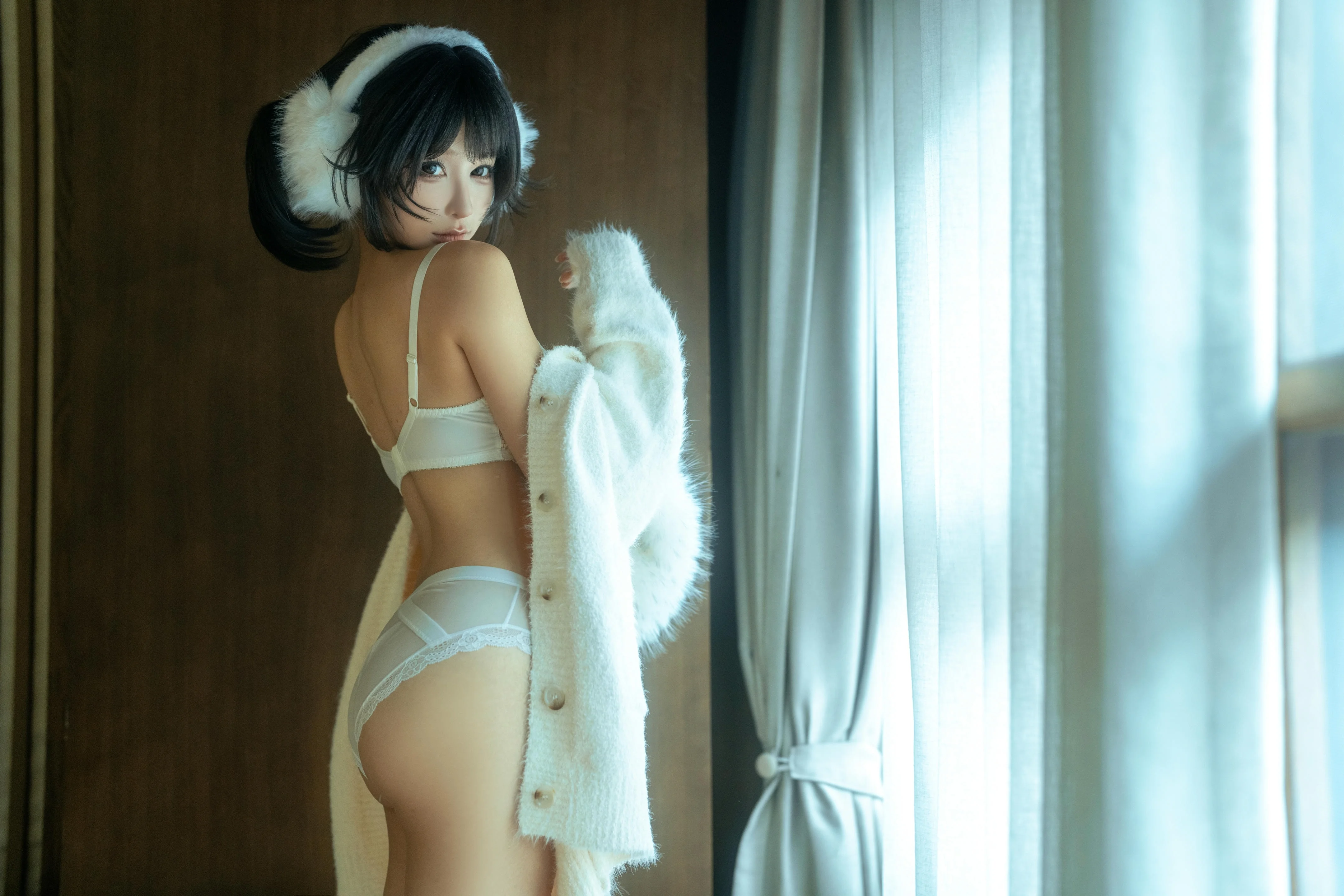 蠢沫沫 - 白毛衣