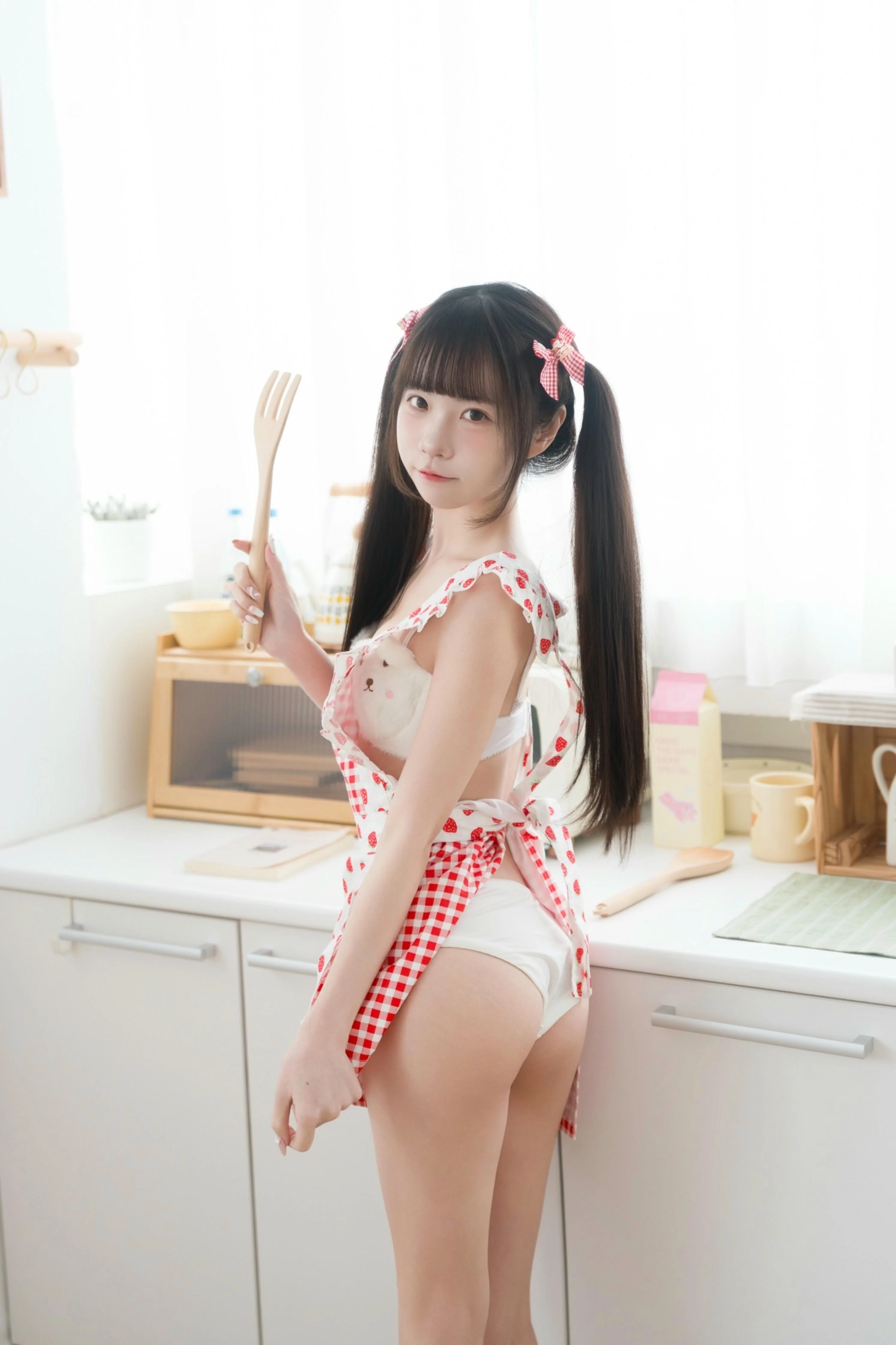 【亚洲萌妹】可可小白兔 - 生日限定 一起做蛋糕吗（HD） 写真图集-皮皮兔动漫